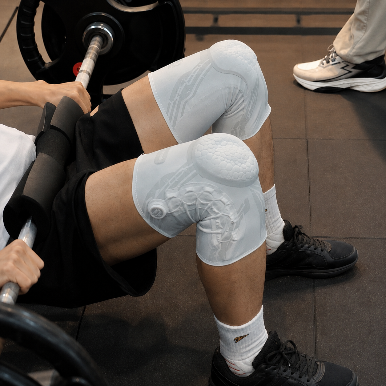 Adjustable Twist-to-Fit Knee Brace